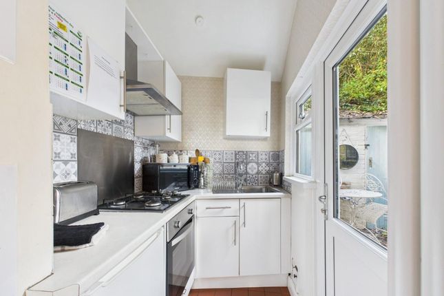 2 Devonshire Terrace Brunswood Road, Matlock photo 4