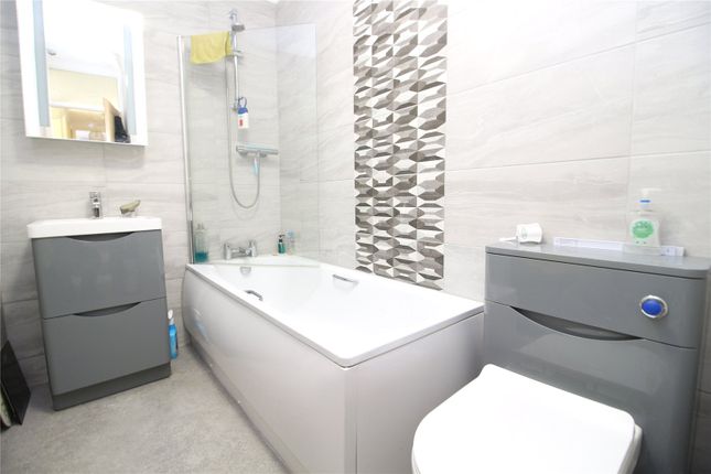 5 Alvandi Gardens,, Herbert Road, New Milton photo 4
