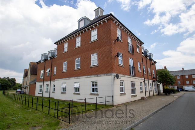 Flat to rent in Chariot Drive, Colchester