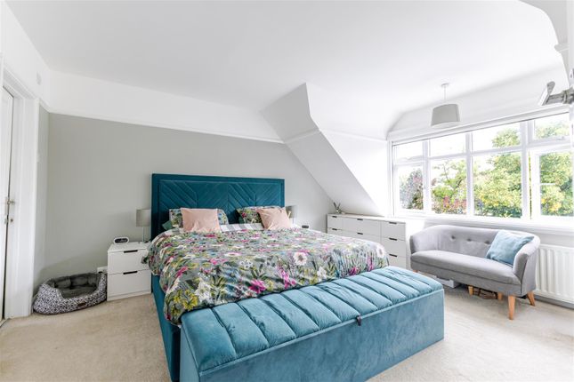 228, Hoylake Crescent, Ickenham photo 4