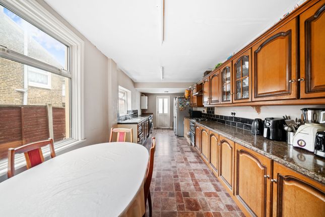 End terrace house for sale in Clifden Road, Hackney