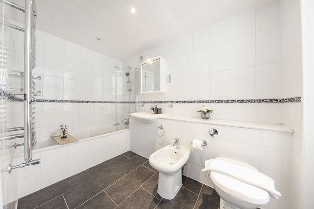 12 Hertford Street, London photo 5