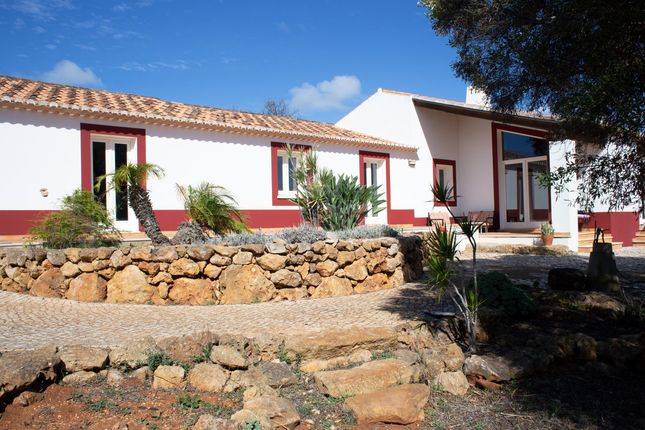 Thumbnail Farmhouse for sale in Bensafrim E Barao De Sao, Lagos, Algarve, Portugal