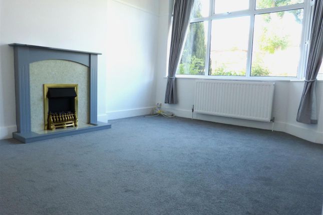 13, Hallside Road, Enfield photo 2