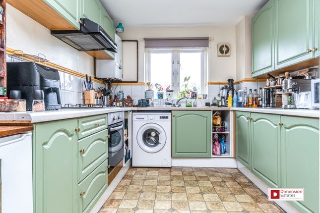 Terraced house for sale in Buxhall Crescent, Homerton, Hackney