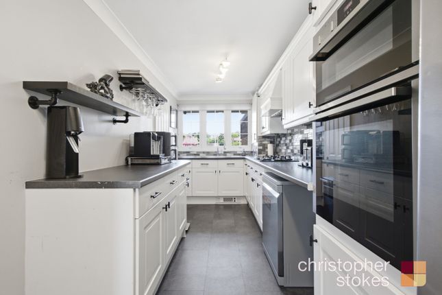 43 Cavell Road, Cheshunt, Hertfordshire photo 4