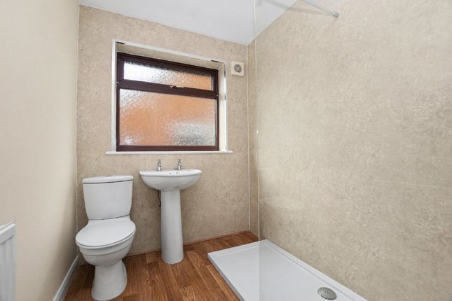 4, Steeple Avenue, Wakefield photo 4