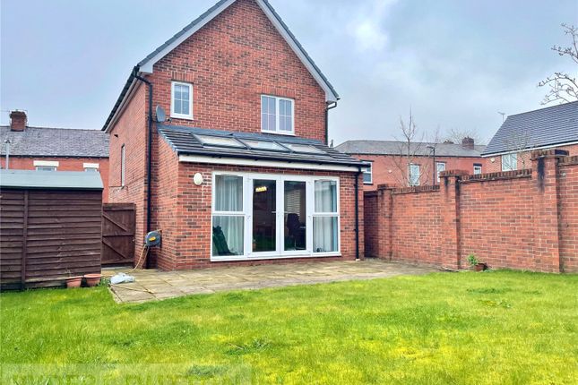 Detached house to rent in Elm Way, Chadderton, Oldham, Greater Manchester