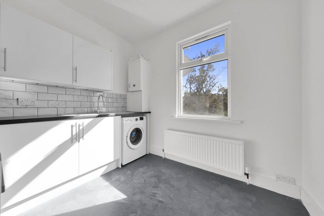 62b, Millais Road, London photo 4