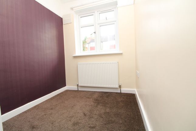 Terraced house to rent in Abbey Road, Belvedere