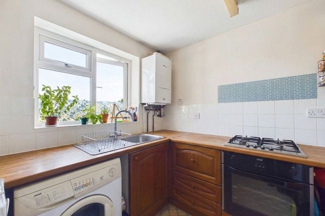 23, Falmouth Close, Torquay photo 4