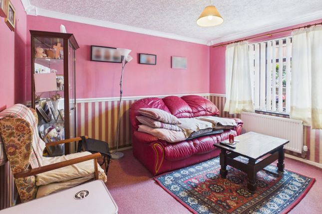 120, Oak Way, Cinderford photo 3