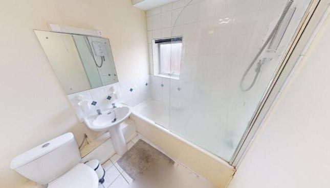 Flat 8, Royal Victoria Court,, Gamble Street, Nottinghamshire photo 3