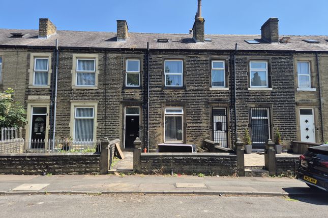 5-bed house on 8 Arnold Avenue, 8 Arnold Avenue, Huddersfield, £25,000