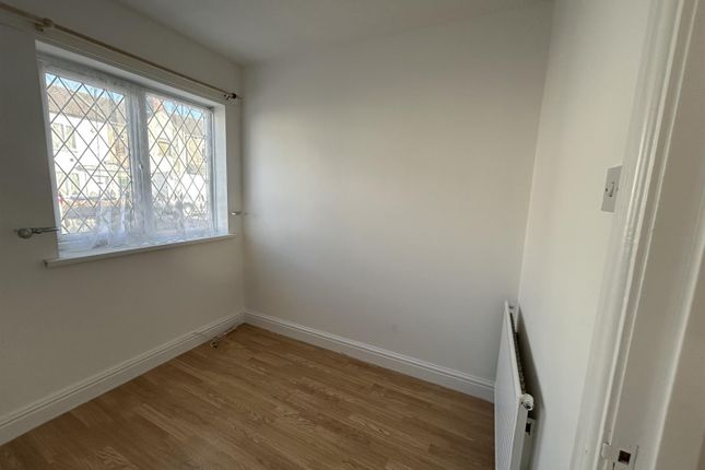 54, Ainslie Street, Grimsby photo 5