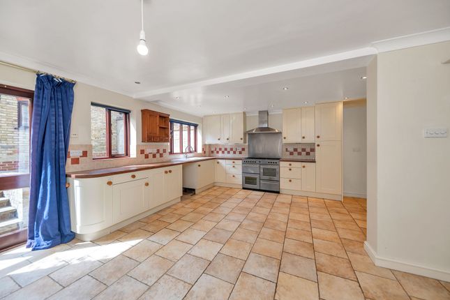 3 Swan Street, Baldock photo 3