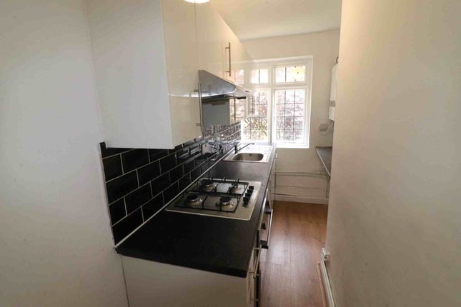 10, Grove Court, Sydenham photo 4