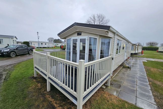 Thumbnail Mobile/park home for sale in Sea Lane, Saltfleet, Louth