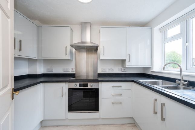 21, Winnet Way, Horsham photo 3