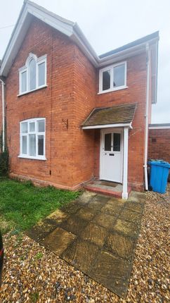 Thumbnail Semi-detached house to rent in Waltham Road, White Waltham, Maidenhead