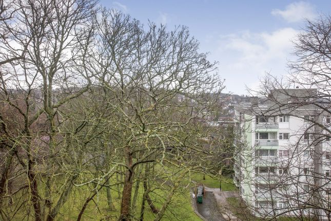 Flat for sale in Windley Close, London