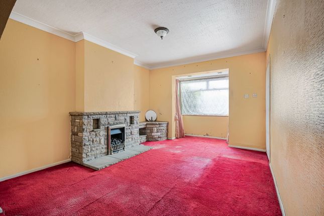 7, Strathcona Avenue, Leatherhead photo 4