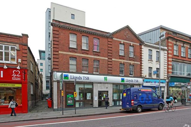 Office to let in Wandsworth High Street, London