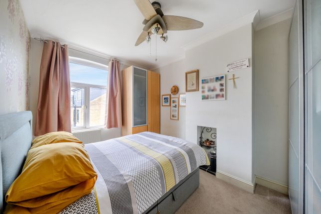 15, Wyndcliff Road, London photo 4