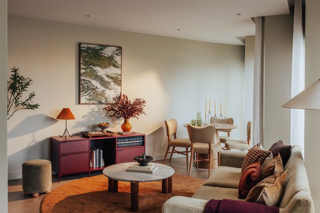 4 UPPER RIVERSIDE, Cutter Lane, London photo 2
