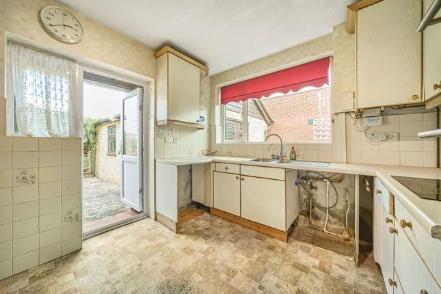 10, Beech Close, Ashford photo 5