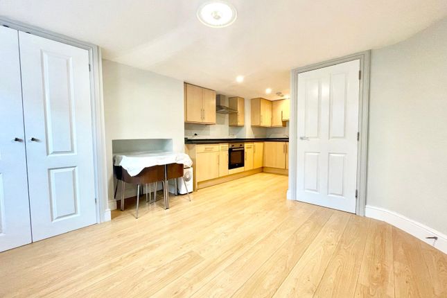 Flat D, 38, Milman Road, Reading photo 4