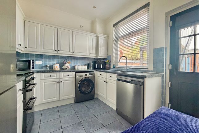Leavesden Road, Watford photo 3
