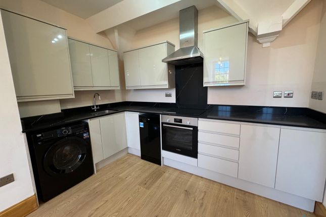28B High Street, Bushey photo 4
