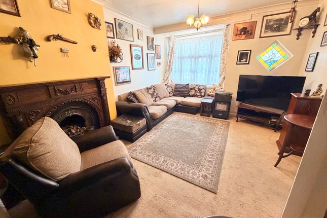 48, Salcombe Drive, Chadwell Heath photo 2