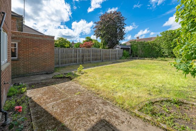 16, Elm Drive, Woking photo 4
