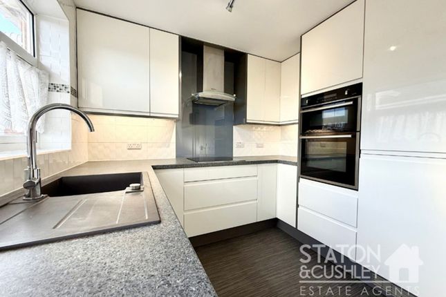 14 Wordsworth Avenue, Sutton-In-Ashfield photo 3