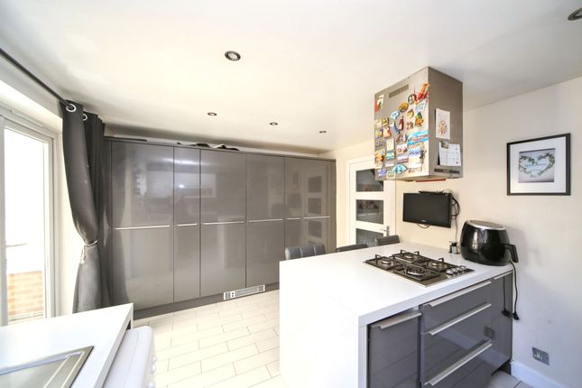16 Derbyshire Road, Wigan photo 3