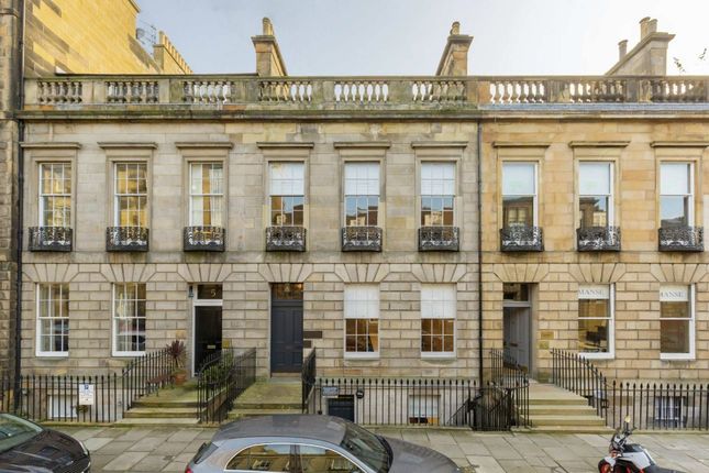 Flat in EH2 4PH