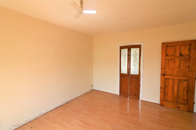 98, Northdown Road, Hatfield photo 3