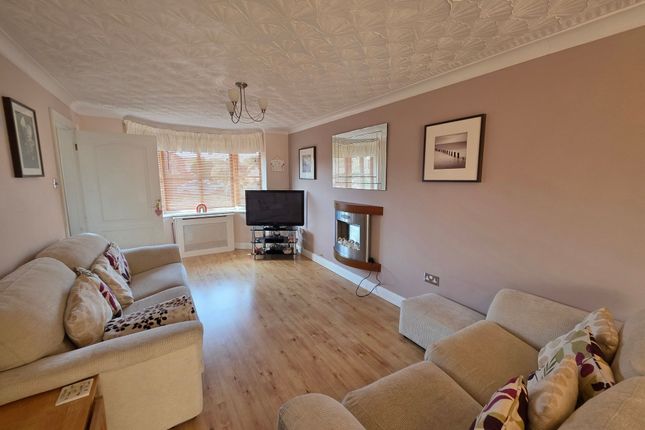 10 Cwrt Y Carw, Port Talbot photo 2