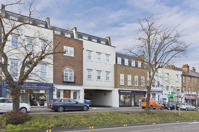 Flat to rent in High Street, Esher