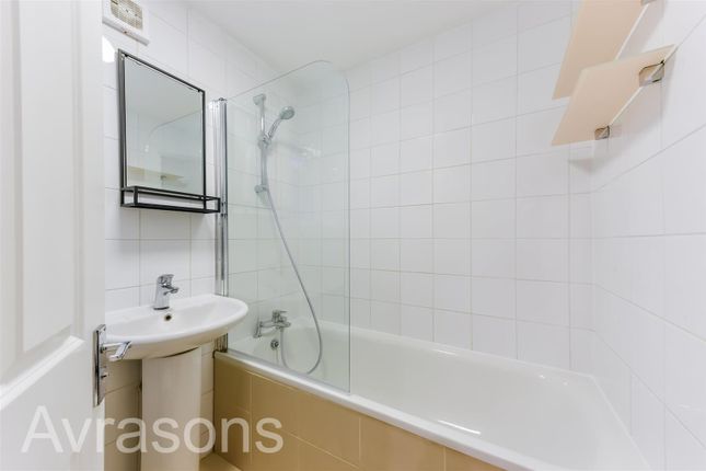 Ground Floor Flat, 41 Handforth Road, London photo 2