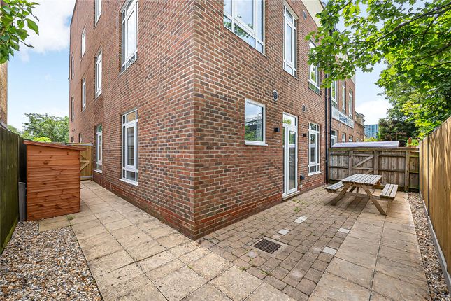 Flat 1, 34, Candler Mews, Twickenham photo 4