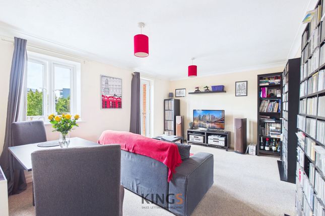 31 Walsingham Close, Hatfield photo 2