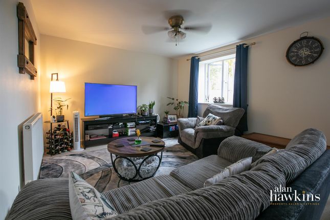 Rose Court, Royal Wootton Bassett photo 3