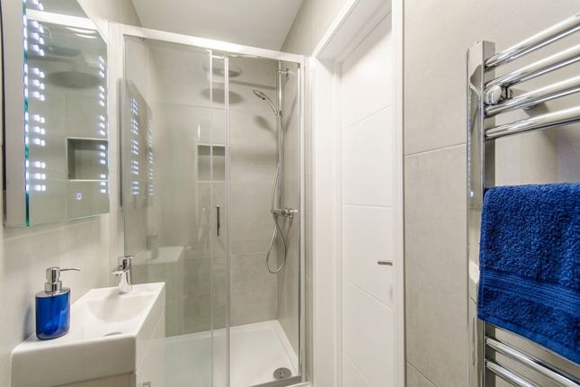 90a Finborough Road, London photo 3