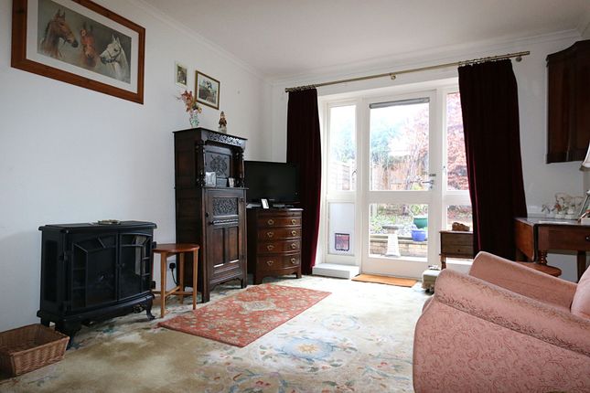 6 Icknield Court, Alcester photo 3