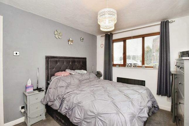 Maisonette for sale in Crofters Court, Newcastle