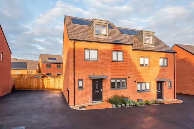 25 Hornbeam Close - Portrush 1Mrf, Leaf Living at Western Gate, Northampton, NN7, Northampton photo 3