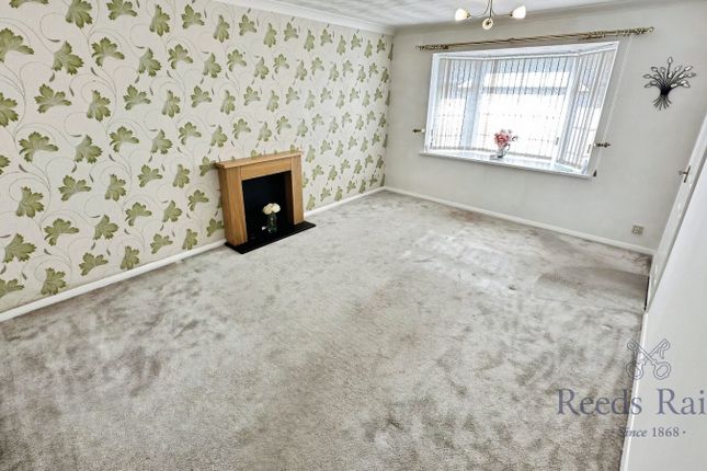 17, Radstone Rise, Staffordshire photo 3